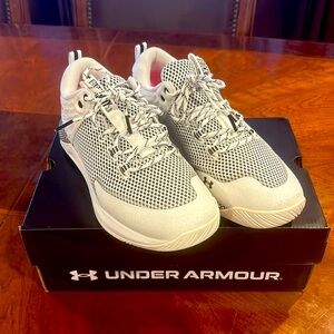 Woman’s Volleyball Sneakers